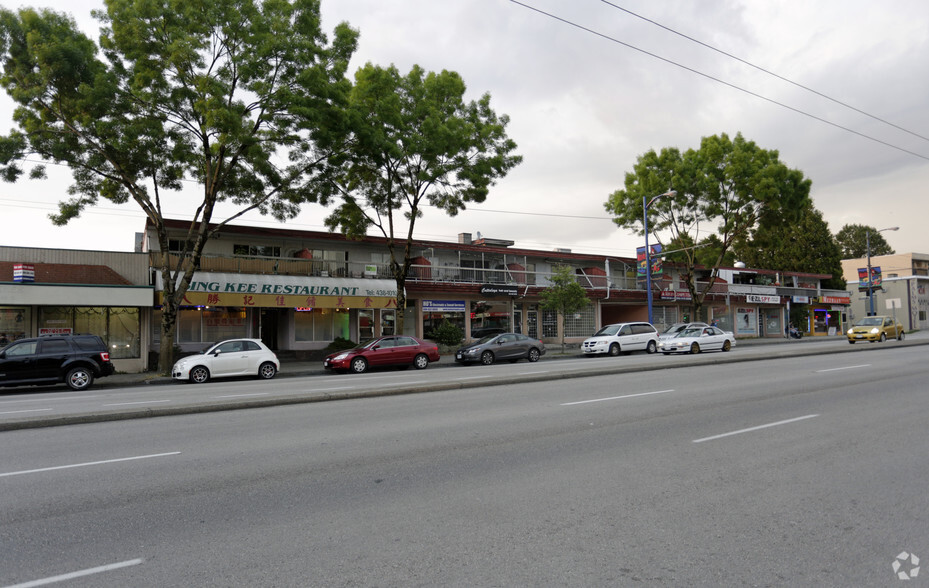 3479-3499 Kingsway, Vancouver, BC à louer - Photo principale – Image 1 sur 13