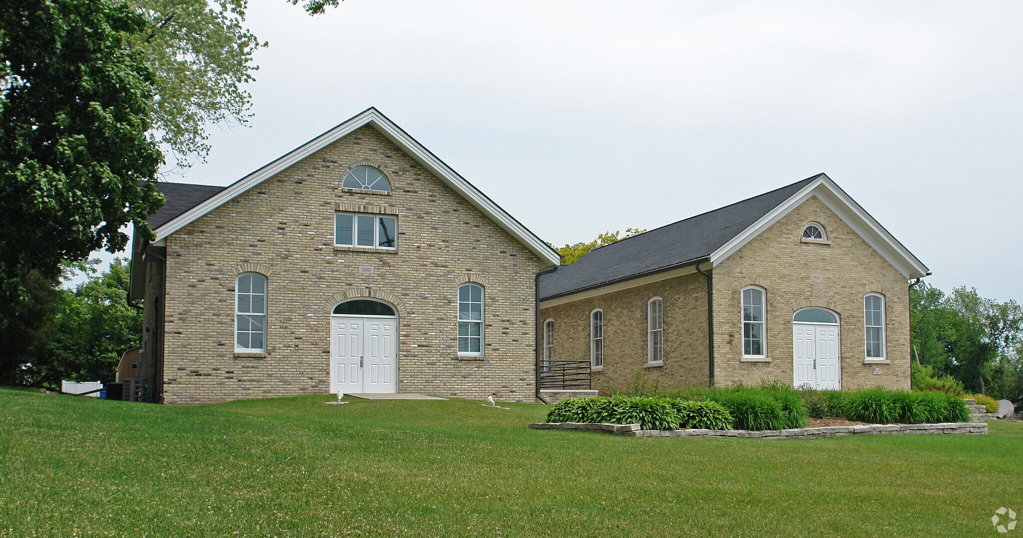 N64W24086 Main St, Sussex, WI à vendre Photo principale– Image 1 sur 3