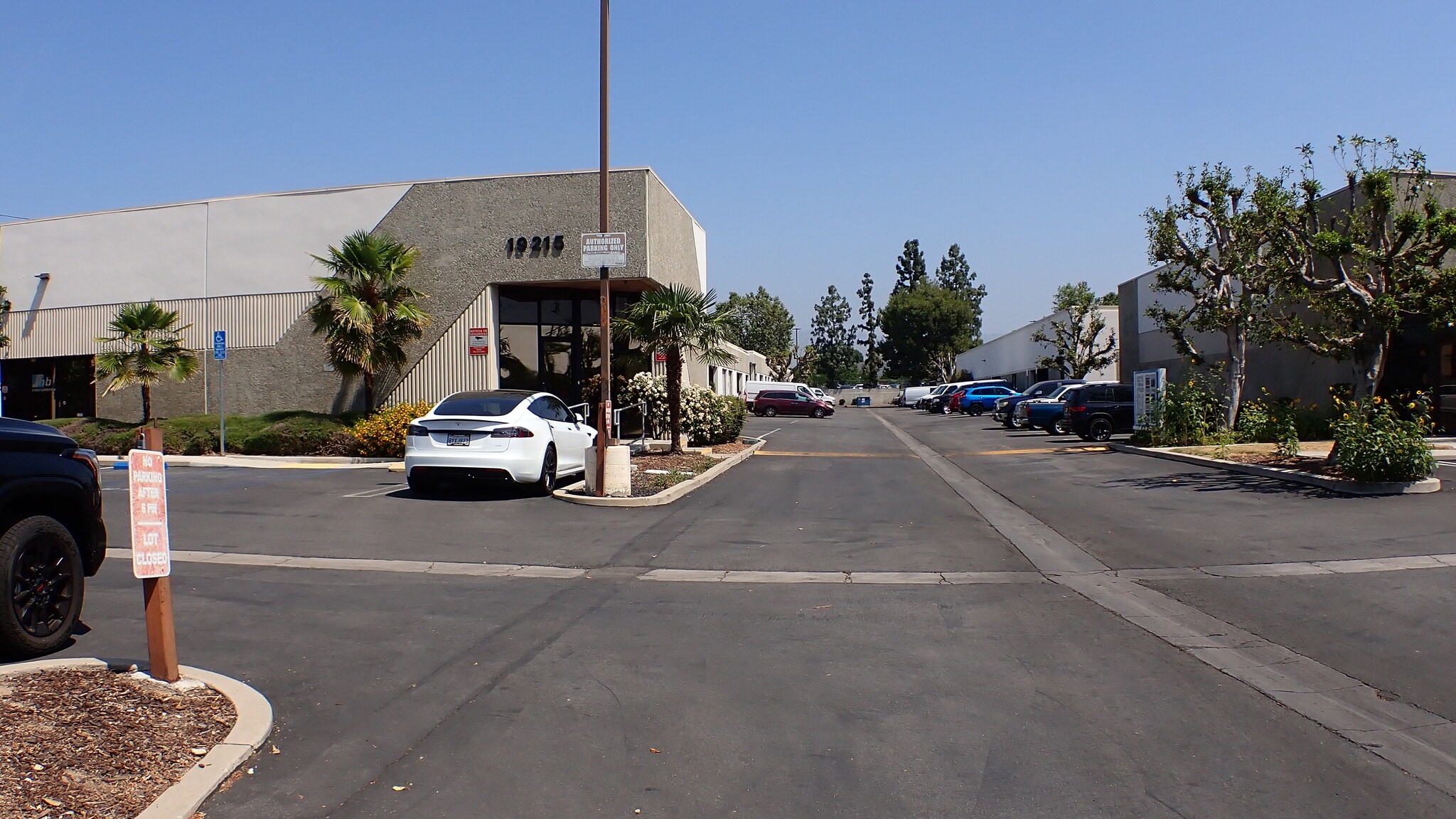 19209 Parthenia St, Northridge, CA à louer Photo intérieure– Image 1 sur 5