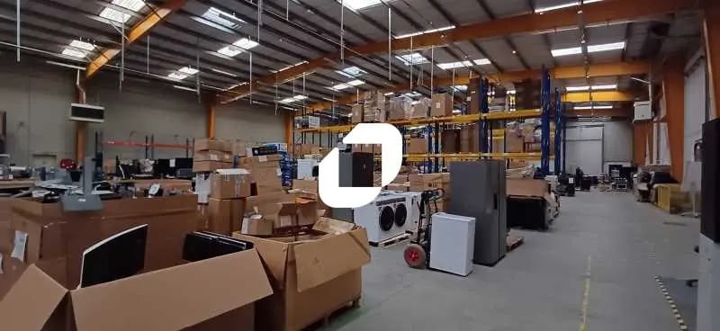 Local d’activités dans Les Mureaux à louer - Photo intérieure – Image 2 sur 6