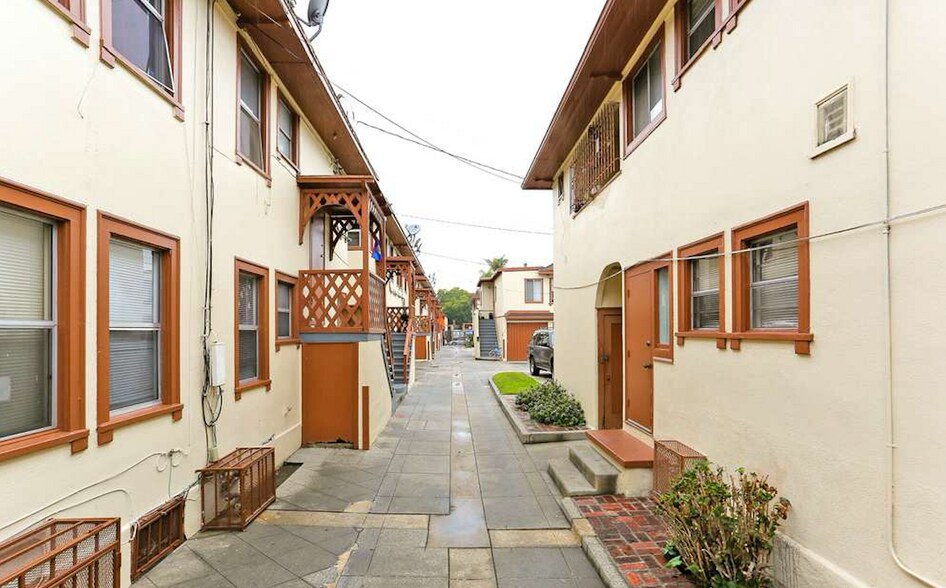 3994-3997 S Harvard Blvd, Los Angeles, CA à vendre - Photo de l’immeuble – Image 3 sur 4