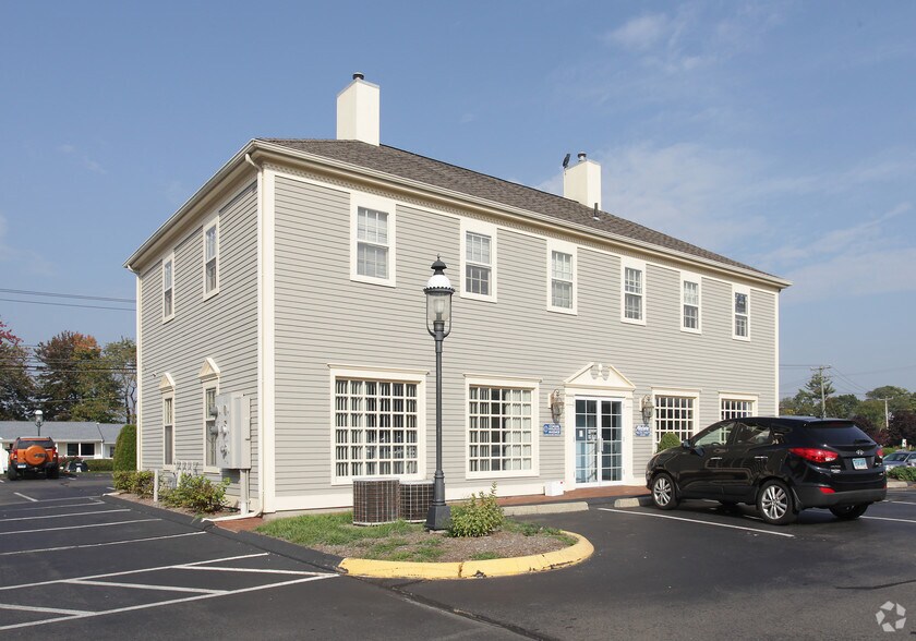 252 E Main St, Clinton, CT à vendre - Photo principale – Image 1 sur 2