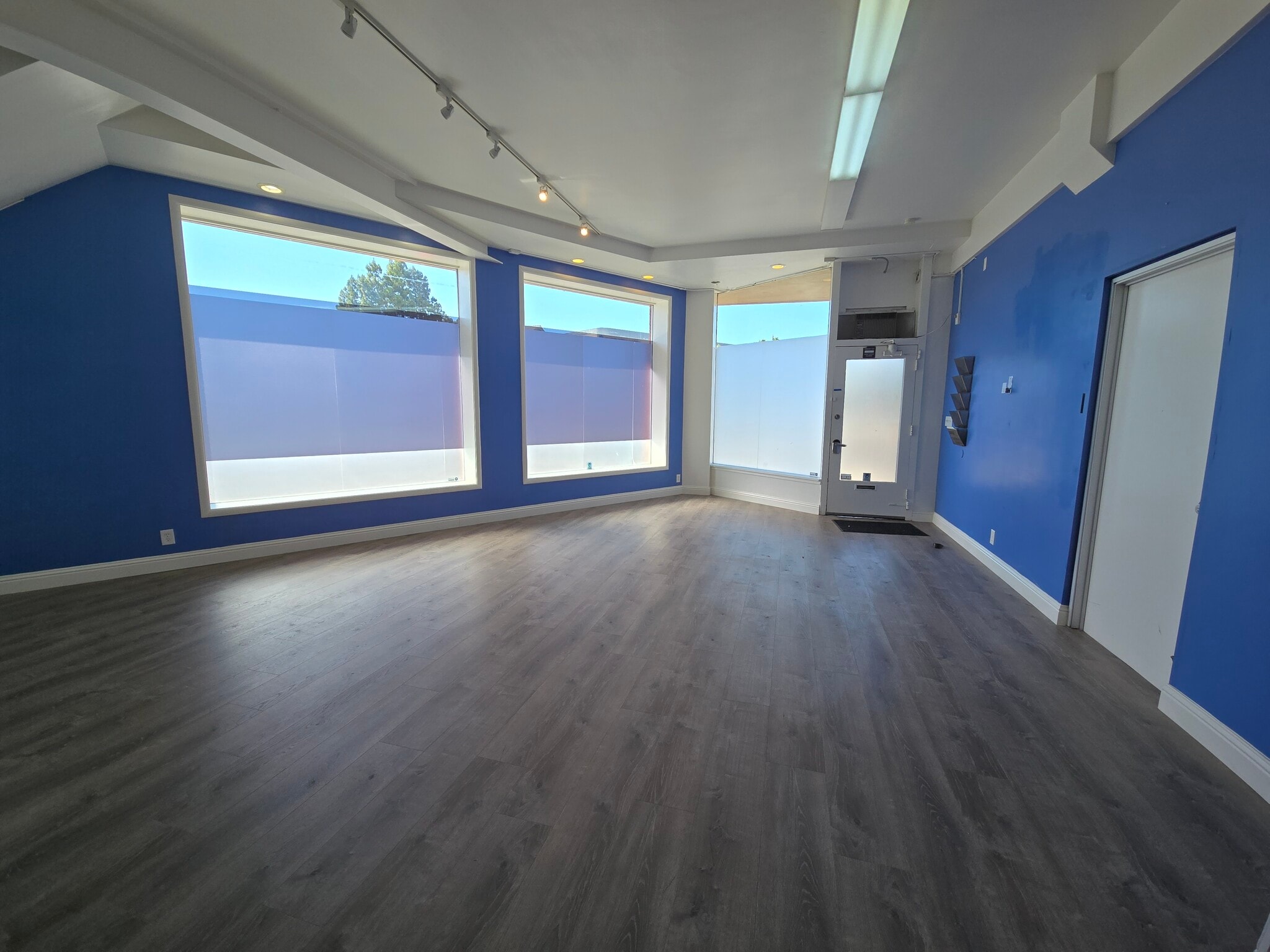 1747-1749 Broadway St, Redwood City, CA à louer Photo principale– Image 1 sur 19