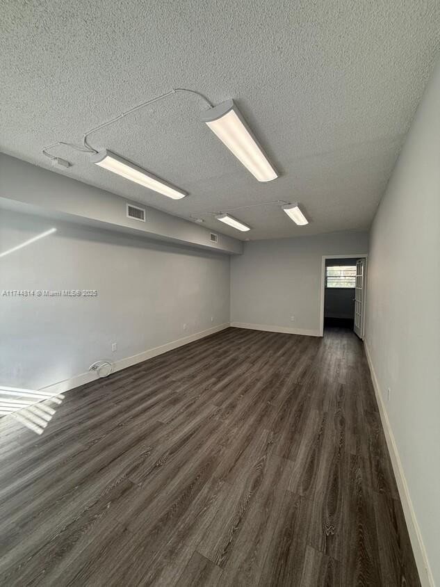 145 Madeira Ave, Coral Gables, FL à louer Photo intérieure– Image 1 sur 5