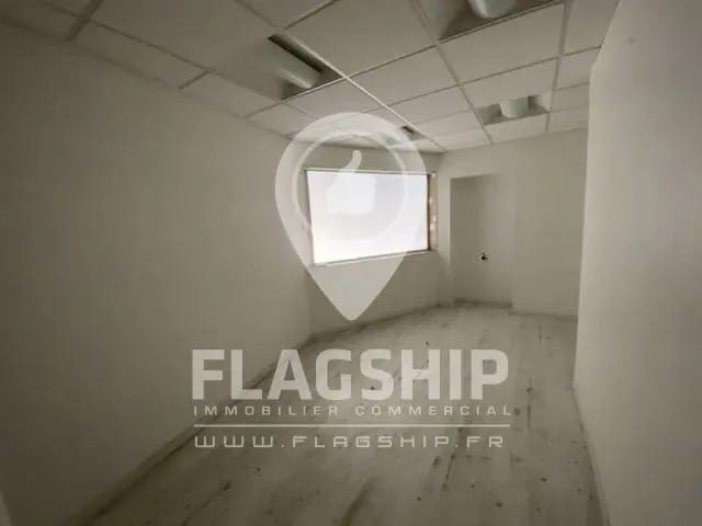 Local commercial dans Suresnes à louer - Photo intérieure – Image 3 sur 4