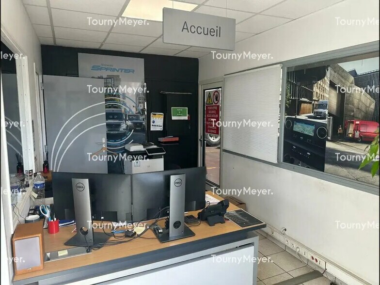 Local d’activités dans Vigneux-de-Bretagne à louer - Photo de l’immeuble – Image 2 sur 7