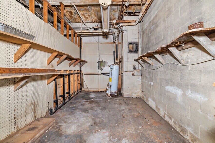8033 Bennett St, Pittsburgh, PA à vendre - Photo intérieure – Image 3 sur 13