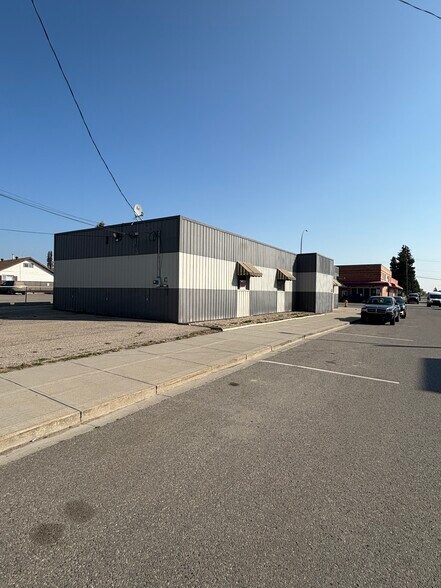 502 50 St, Edson, AB à vendre - Photo de l’immeuble – Image 2 sur 9