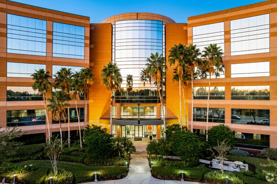 2300 Discovery Dr, Orlando, FL à louer - Photo de l’immeuble – Image 3 sur 25
