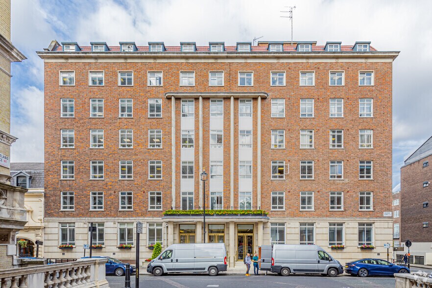 7-10 Chandos St, Londres à louer - Photo de l’immeuble – Image 3 sur 12