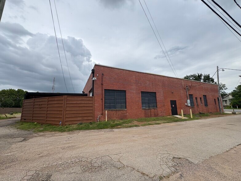 203 S High St, Longview, TX à vendre - Photo de l’immeuble – Image 3 sur 18