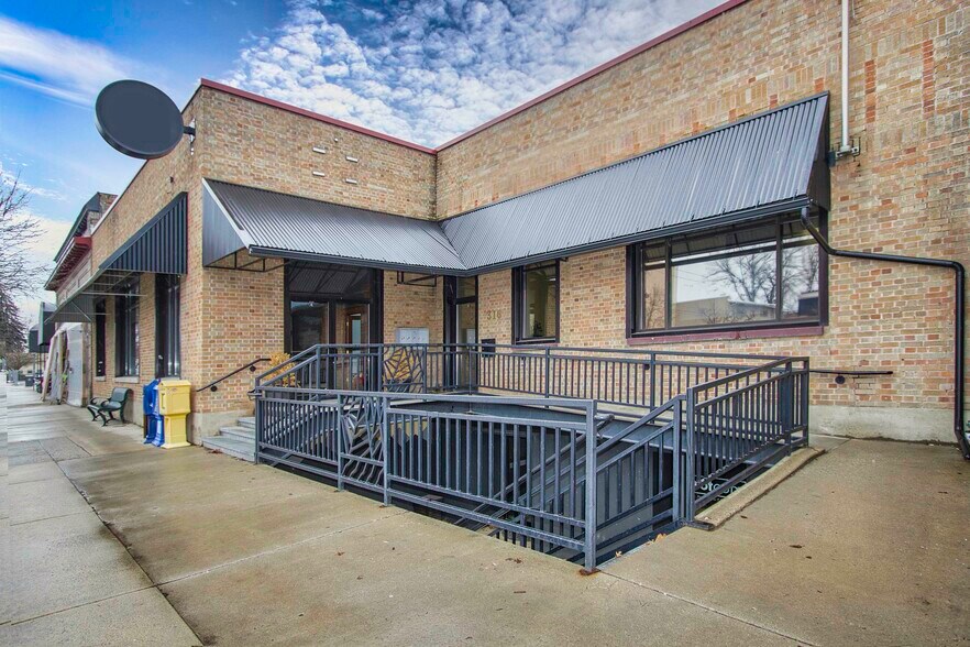 316 N 2nd Ave, Sandpoint, ID à louer - Photo de l’immeuble – Image 2 sur 56