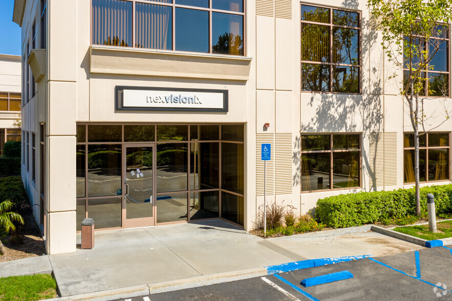 2 Peters Canyon Rd, Irvine, CA à vendre - Photo de l’immeuble – Image 3 sur 5
