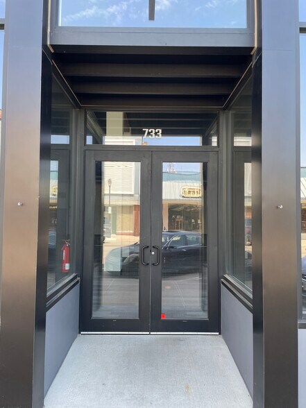 733 W 2nd St, Hastings, NE à louer - Photo de l’immeuble – Image 2 sur 15