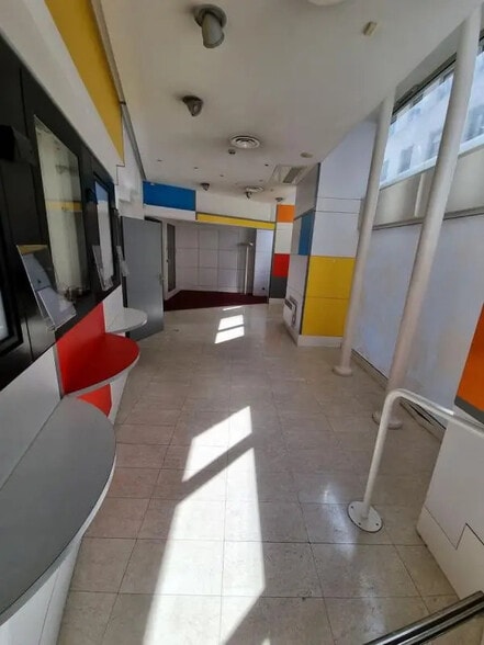 Local commercial dans Nantes à louer - Hall d’entrée – Image 3 sur 3