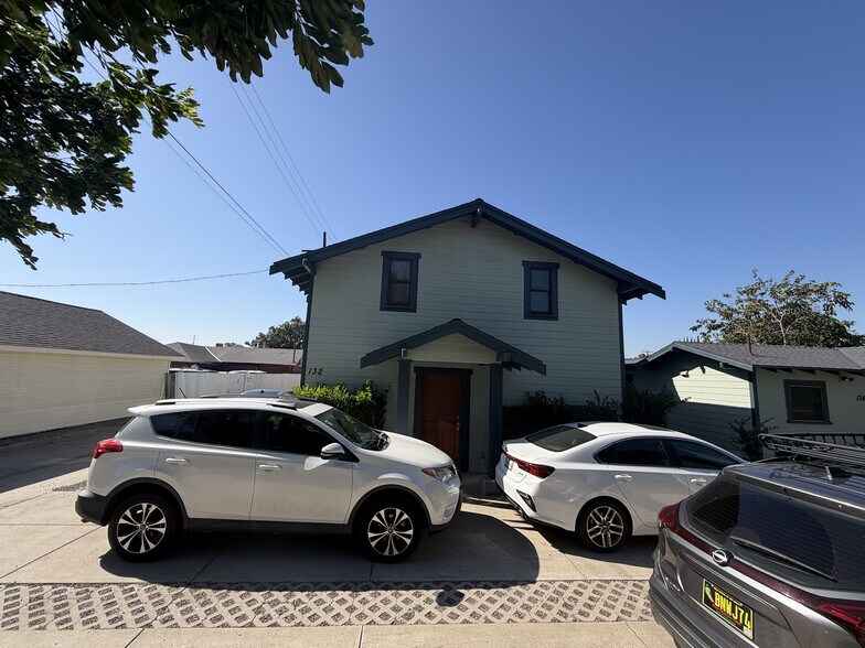 128 N Pixley St, Orange, CA à vendre - Photo de l’immeuble – Image 2 sur 3