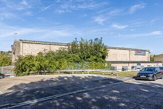 Plus de détails pour Redlands, Coulsdon - Industriel/Logistique à louer