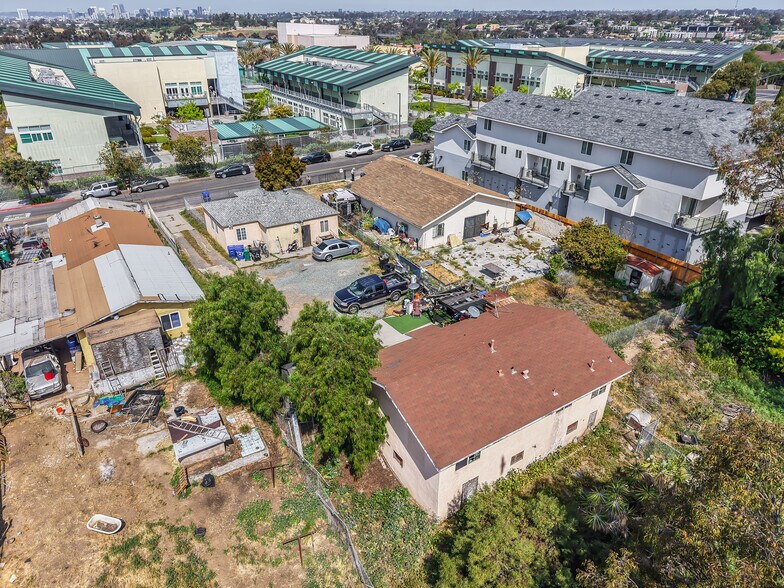 235-37 Willie James Jones Ave, San Diego, CA à vendre - Photo de l’immeuble – Image 3 sur 7