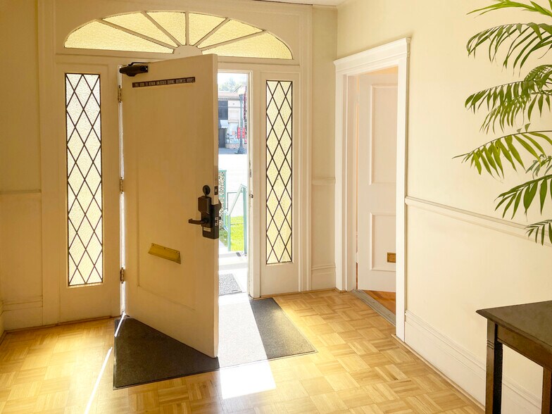 3929 Grand Ave, Oakland, CA à louer - Photo intérieure – Image 3 sur 32