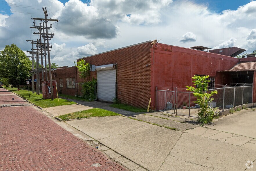 522-528 Hupp Ave, Jackson, MI à vendre - Photo principale – Image 1 sur 6