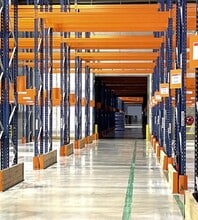 Industriel/Logistique dans Le Coudray-Montceaux à louer Photo intérieure– Image 1 sur 6