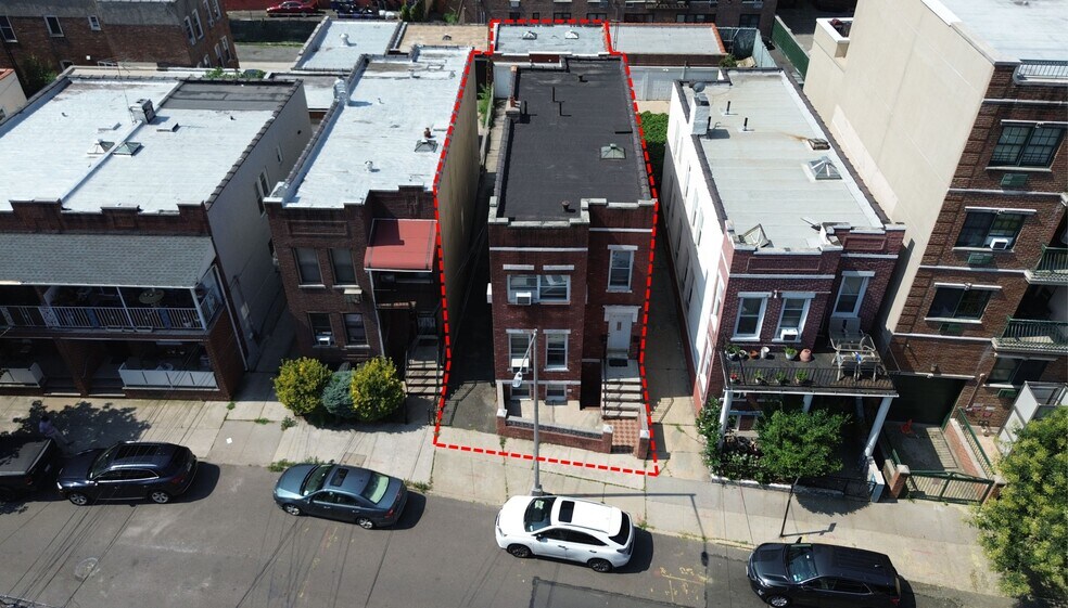3130 28th Rd, Astoria, NY à vendre - Photo principale – Image 1 sur 3