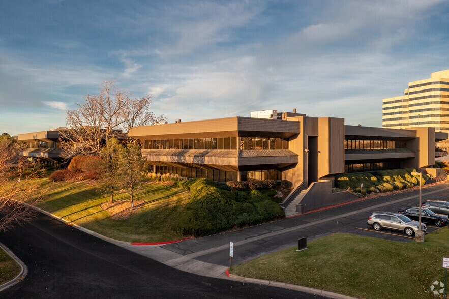 7800 E Dorado Pl, Greenwood Village, CO à louer - Photo de l’immeuble – Image 2 sur 7