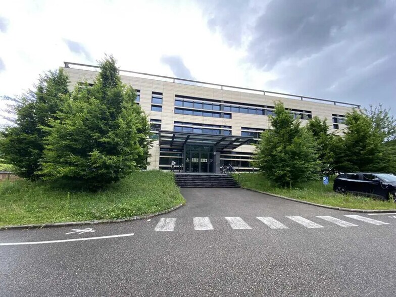 Bureau dans Écully à louer - Photo de l’immeuble – Image 2 sur 11