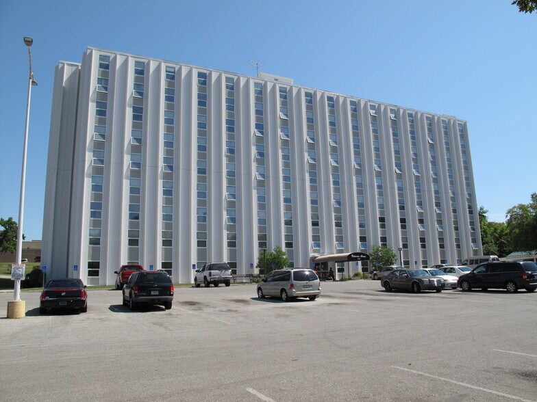 6311 Woodland Ave, Kansas City, MO à vendre - Photo de l’immeuble – Image 2 sur 11