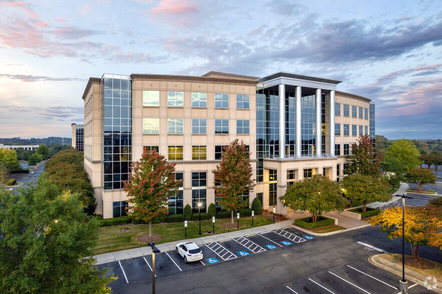 13840 Ballantyne Corporate Pl, Charlotte, NC à louer - Photo de l’immeuble – Image 1 sur 7