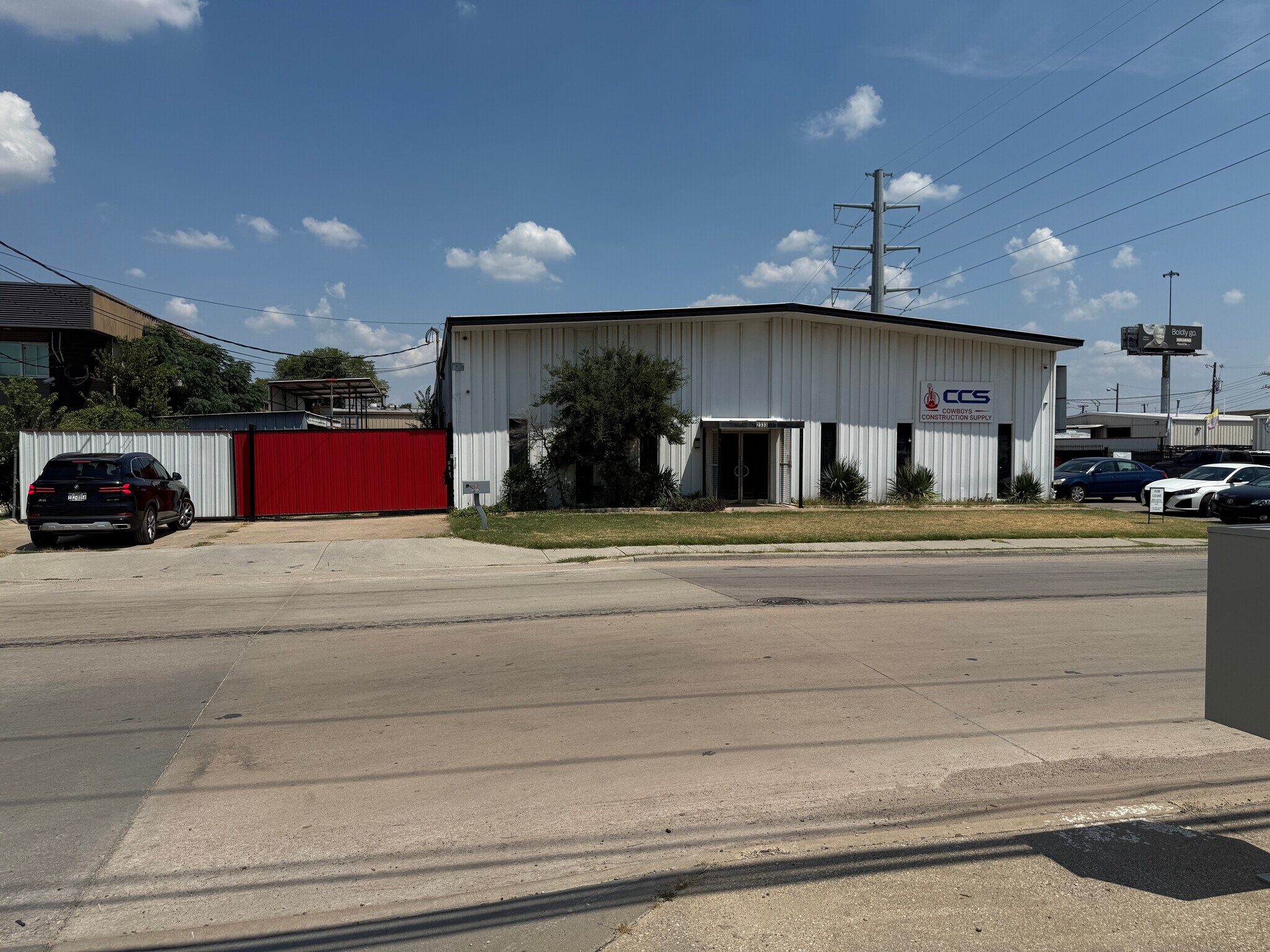 2333 Joe Field Rd, Dallas, TX à louer Photo de l’immeuble– Image 1 sur 28