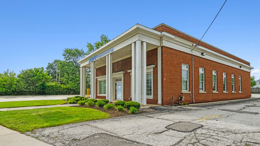 6555 Pearl Rd, Parma Heights, OH à vendre - Photo de l’immeuble – Image 2 sur 6