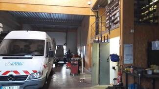 Plus de détails pour Local d'activités à louer