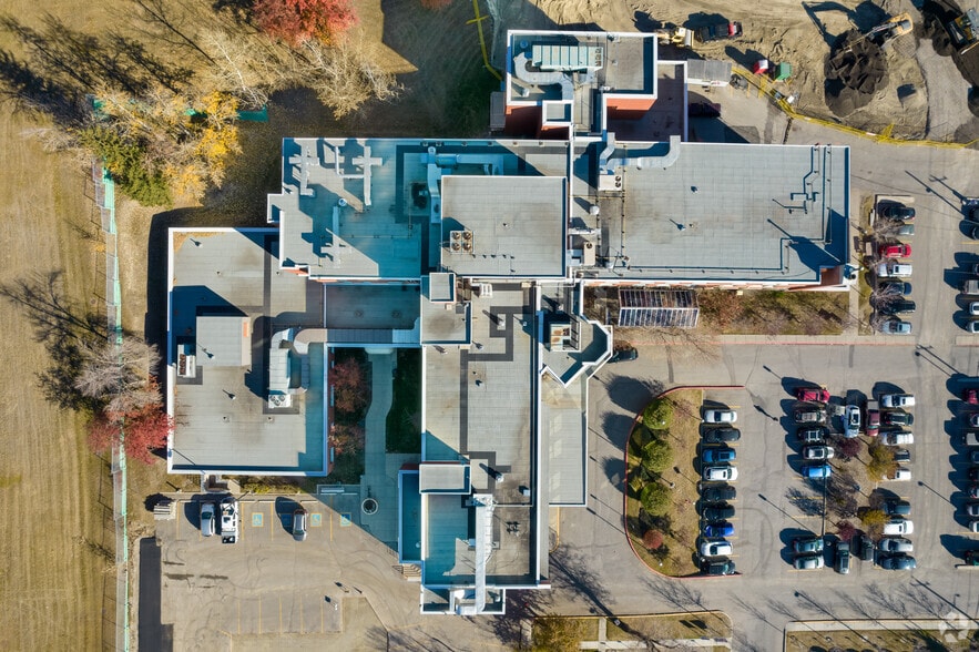 1402 8 Ave NW, Calgary, AB à louer - Aérien – Image 2 sur 9