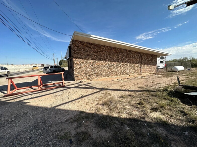 3305 W Interstate 20, Midland, TX à louer - Photo de l’immeuble – Image 3 sur 9