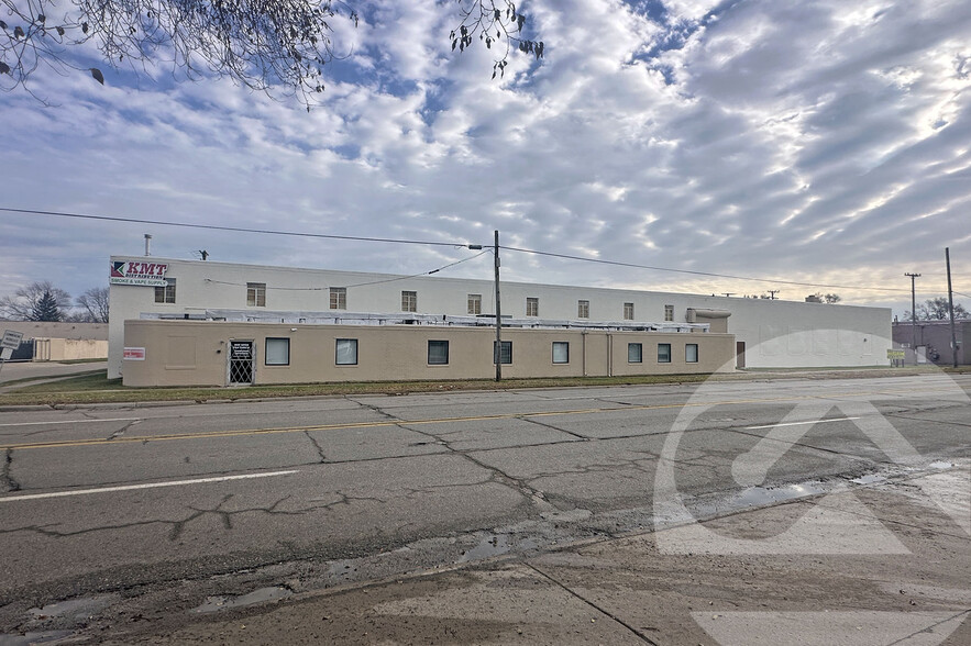 23250 Sherwood Ave, Warren, MI à louer - Photo de l’immeuble – Image 1 sur 1