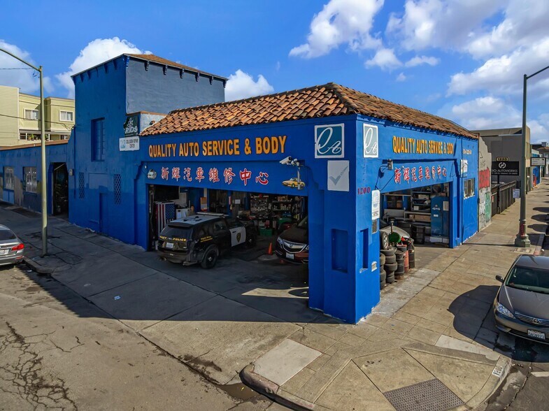 1200 E 12th St, Oakland, CA à vendre - Photo de l’immeuble – Image 2 sur 26