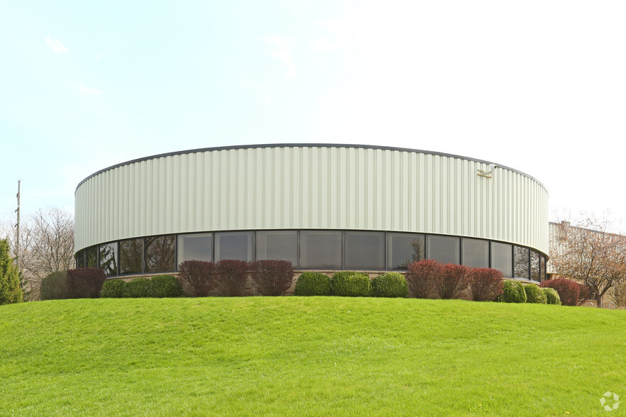 674 S Wagner Rd, Ann Arbor, MI à louer - Photo principale – Image 1 sur 6