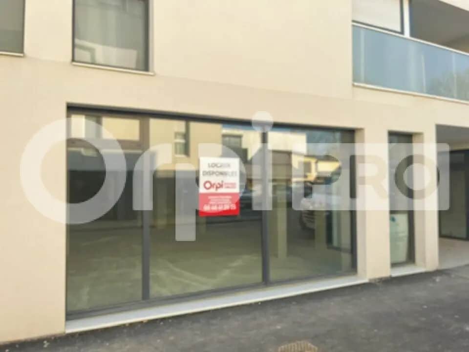 Local commercial dans La Rochelle à vendre Photo de l’immeuble– Image 1 sur 2