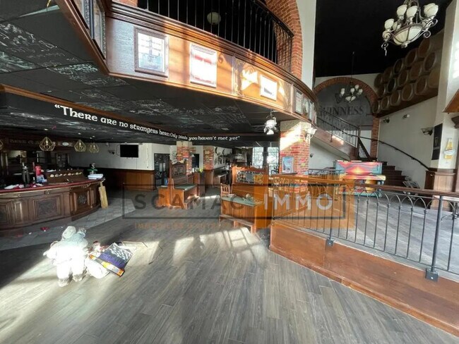 Plus de détails pour Local commercial à louer