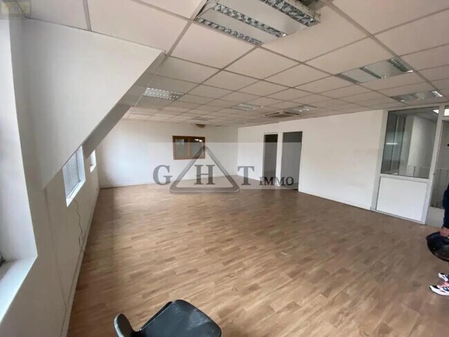 Plus de détails pour Local commercial à vendre