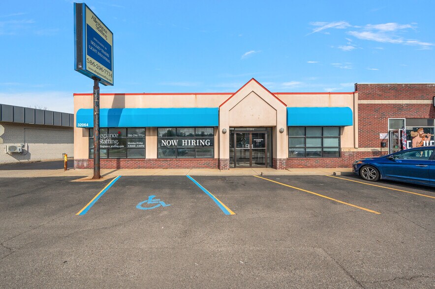 32064 Utica Rd, Fraser, MI à louer - Photo de l’immeuble – Image 2 sur 8