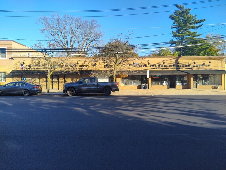 2087-2095 Wantagh Ave, Wantagh, NY à louer - Photo de l’immeuble – Image 3 sur 6