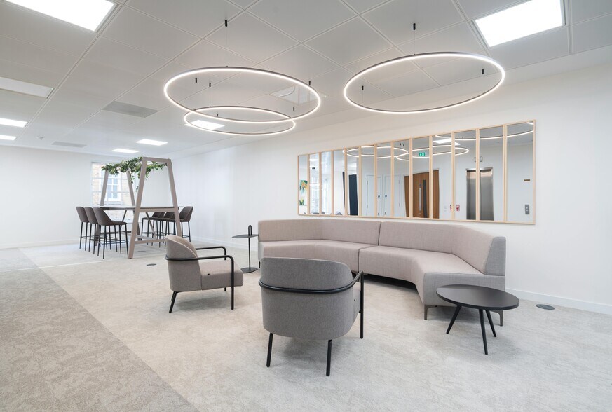 42 Trinity Ct, Londres à louer - Photo de l’immeuble – Image 3 sur 9