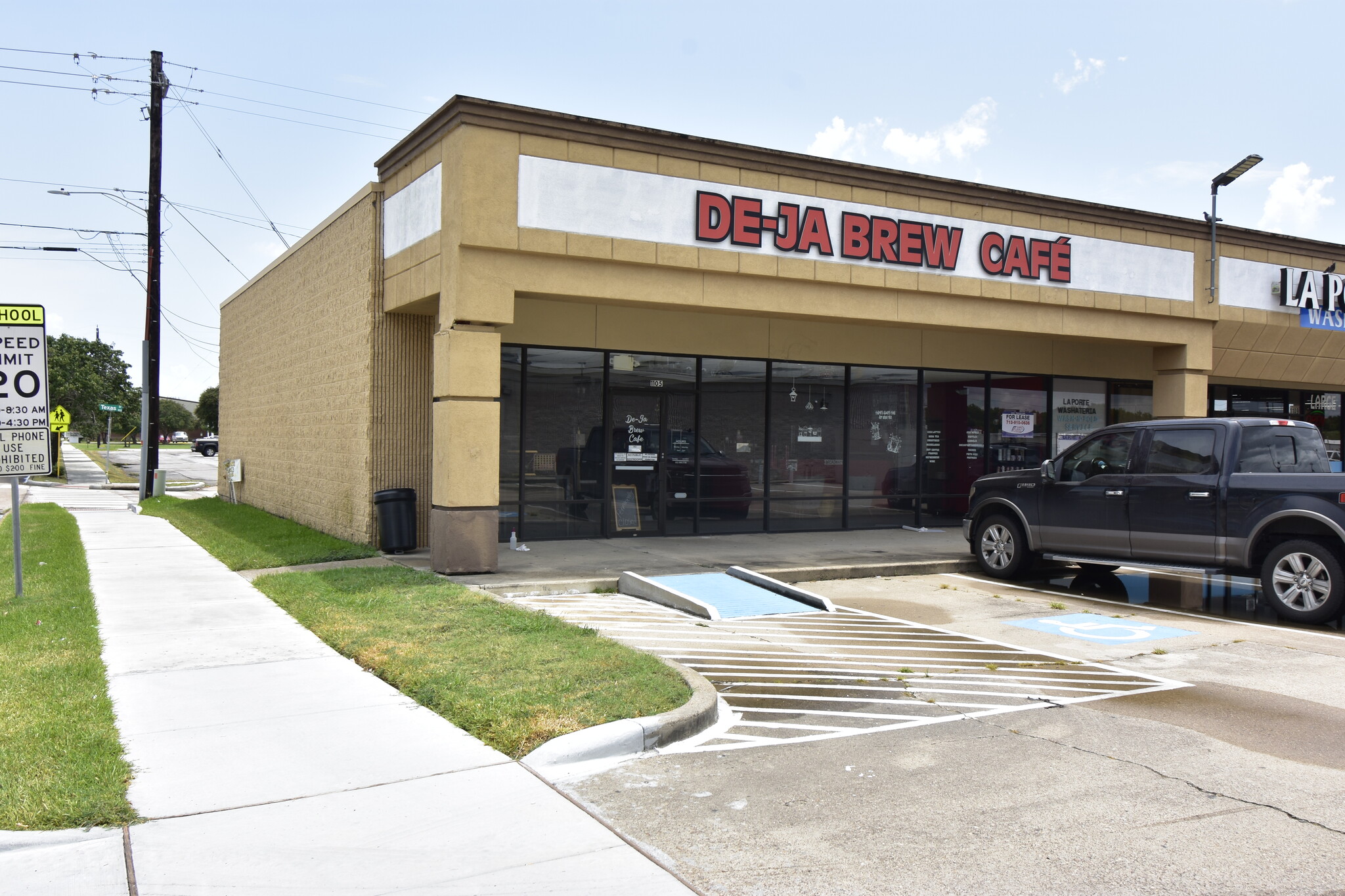 1101-1139 S Broadway St, La Porte, TX à louer Photo intérieure– Image 1 sur 25