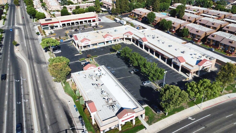 132 W Nees Ave, Fresno, CA à louer - Photo de l’immeuble – Image 2 sur 5