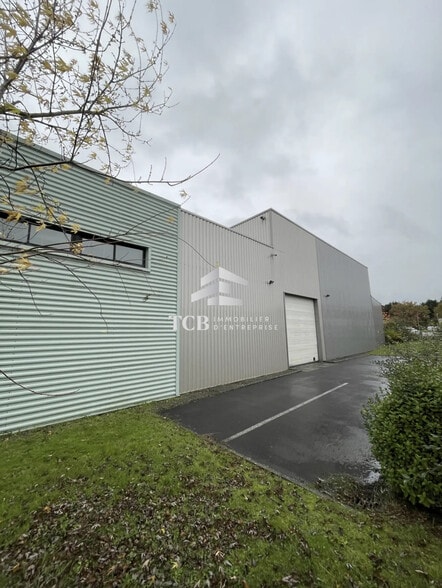 Local d’activités dans Saint-Léger-de-Linières à louer - Photo de l’immeuble – Image 3 sur 21