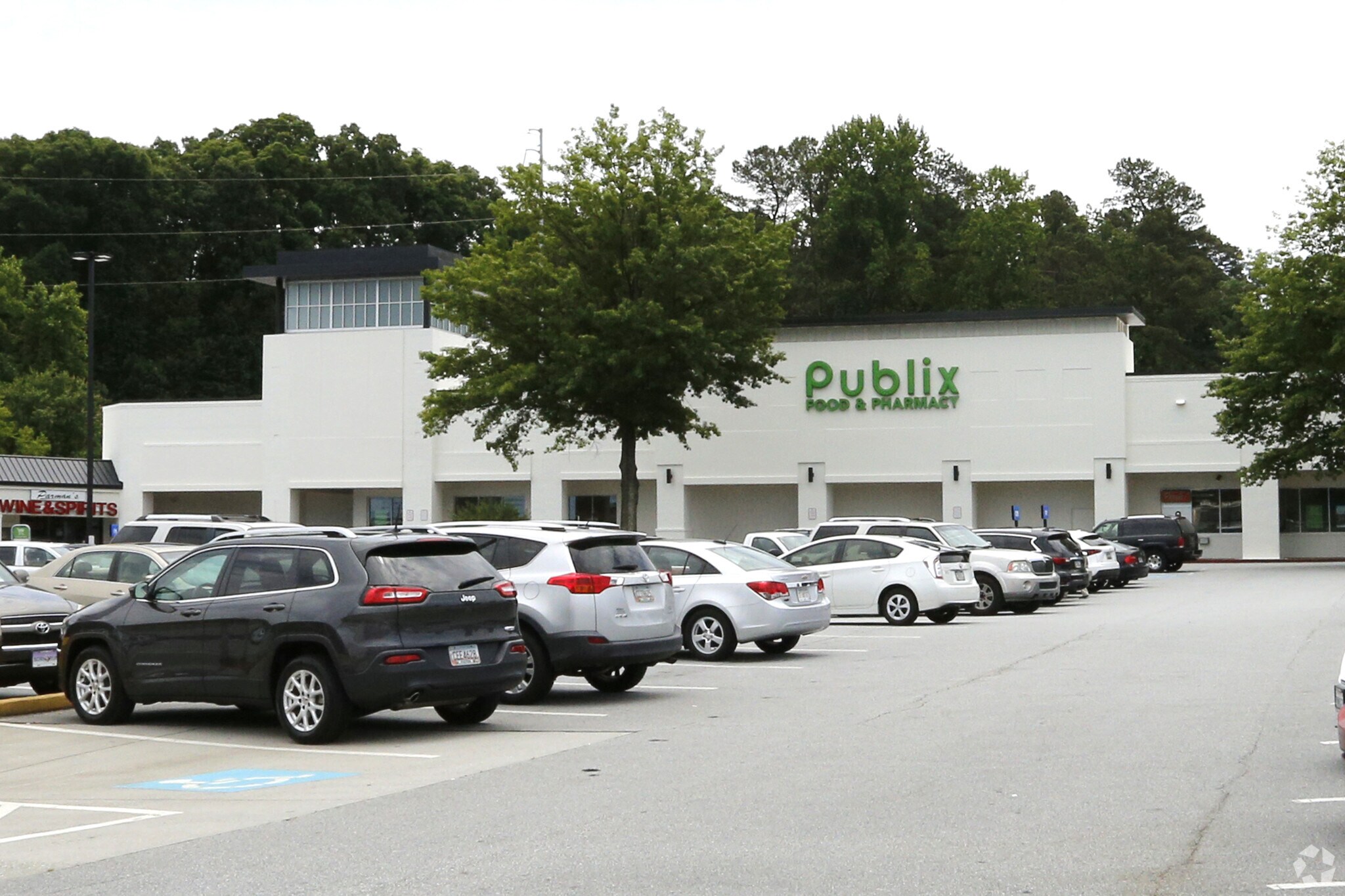 6681 NE Roswell Rd, Atlanta, GA à louer Photo principale– Image 1 sur 6