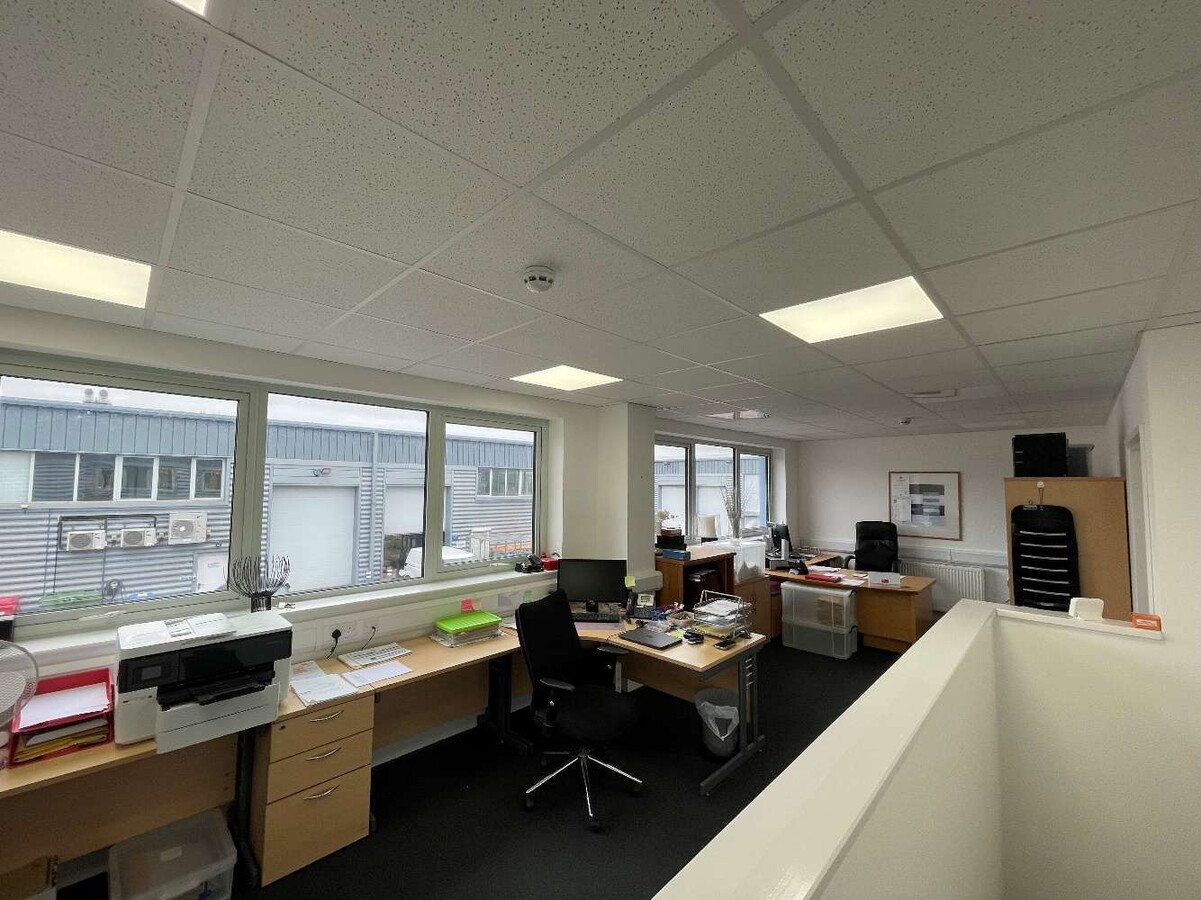 Stirling Way, Cambridge, CAM CB23 3GY - Lot 10 - - Photo intérieure - Image 1 of 2