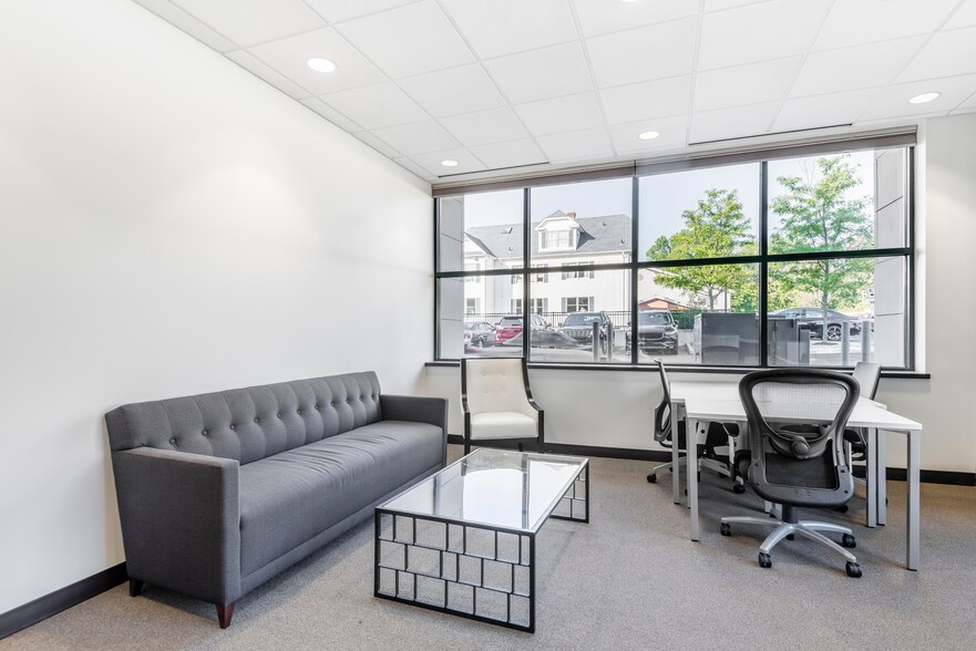 15 N Main St, West Hartford, CT à louer - Photo de l’immeuble – Image 1 sur 9